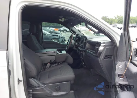 2023 Ford F-150 Xl z USA, uszkodzony, nr VIN 1FTEW1C54PKD66883